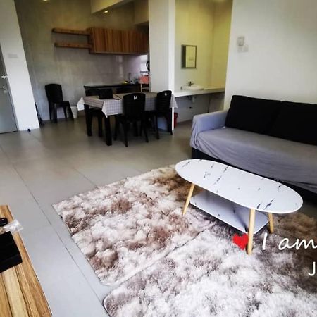 Studio Apartment Pasar Malam J.Louvre Tanah Rata Eksteriør billede